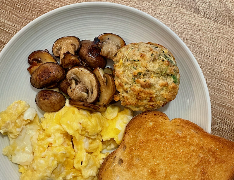 Veg-and-cheese-savoury-muffins-with-eggs-mushroom-and-toast