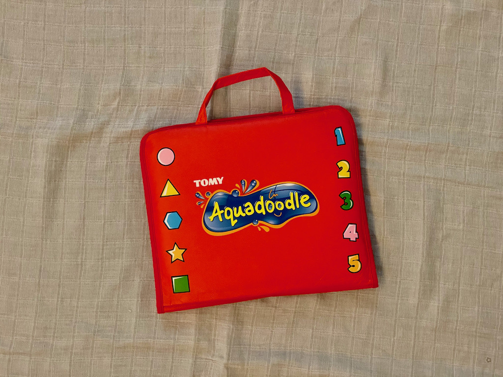 Tomy aquadoodle aquadraw store travel drawing bag